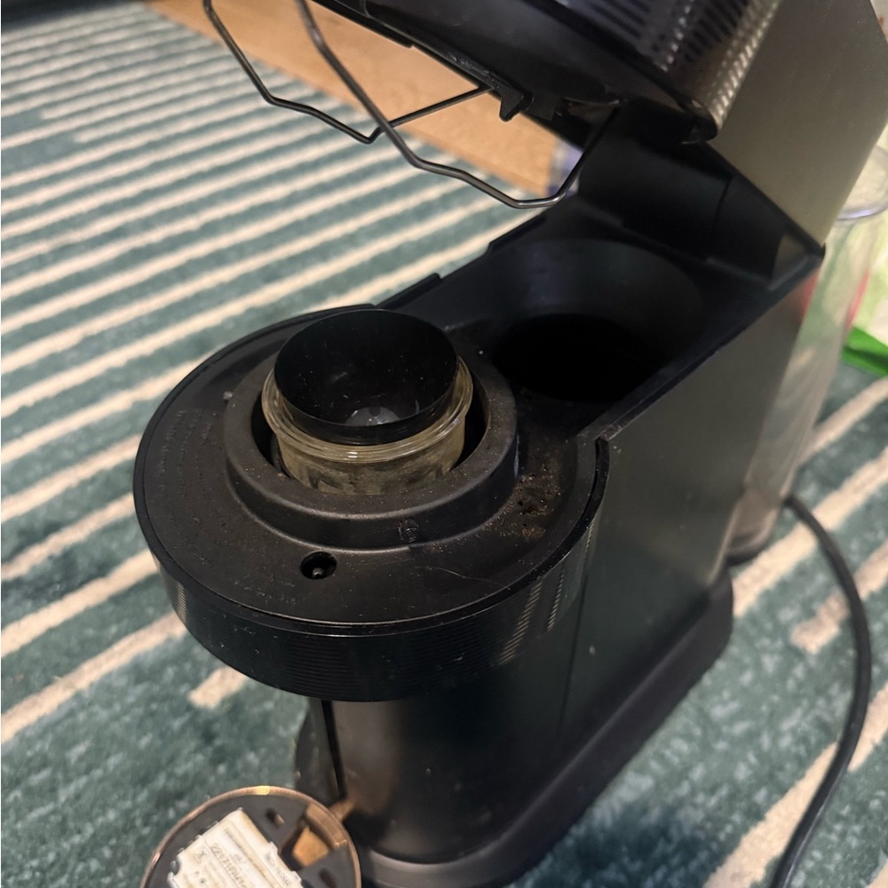 Nespresso Verturo Rose Gold and Black Coffee Maker - Picture 5 of 11